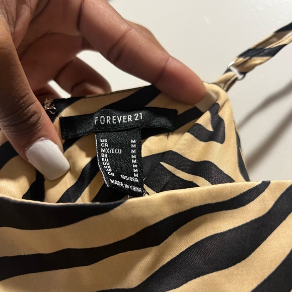 Black and Beige Zebra print dress - Picture 3 of 5